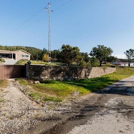 Casa de Férias T3 Com Piscina E Jardim - Casula No Caramulo Tondela