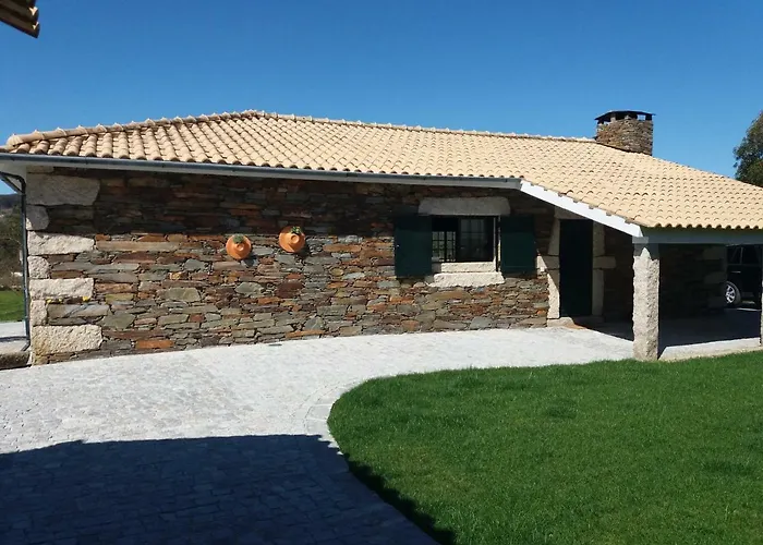 T3 Com Piscina E Jardim - Casula No Caramulo * Tondela